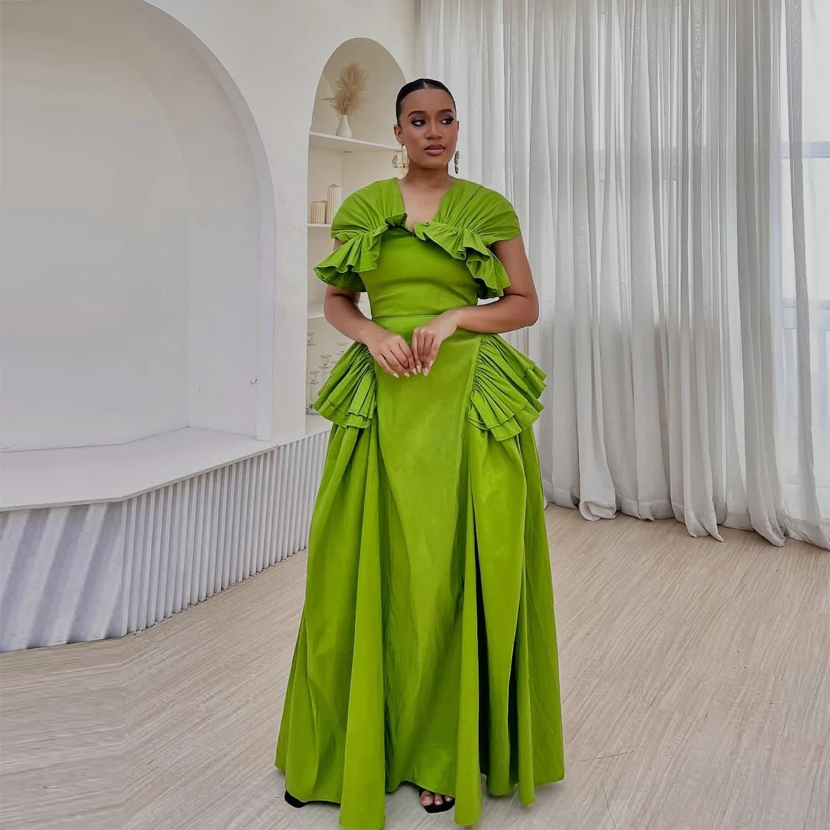 Women'S Formal Wear Plus Size - 2026年プリティグリーンプラスサイズサテンイブニングガウン、ラッフルスリーブ付きアソエビプロムドレス、女性用フォーマルオケージョンパーティーウェア
