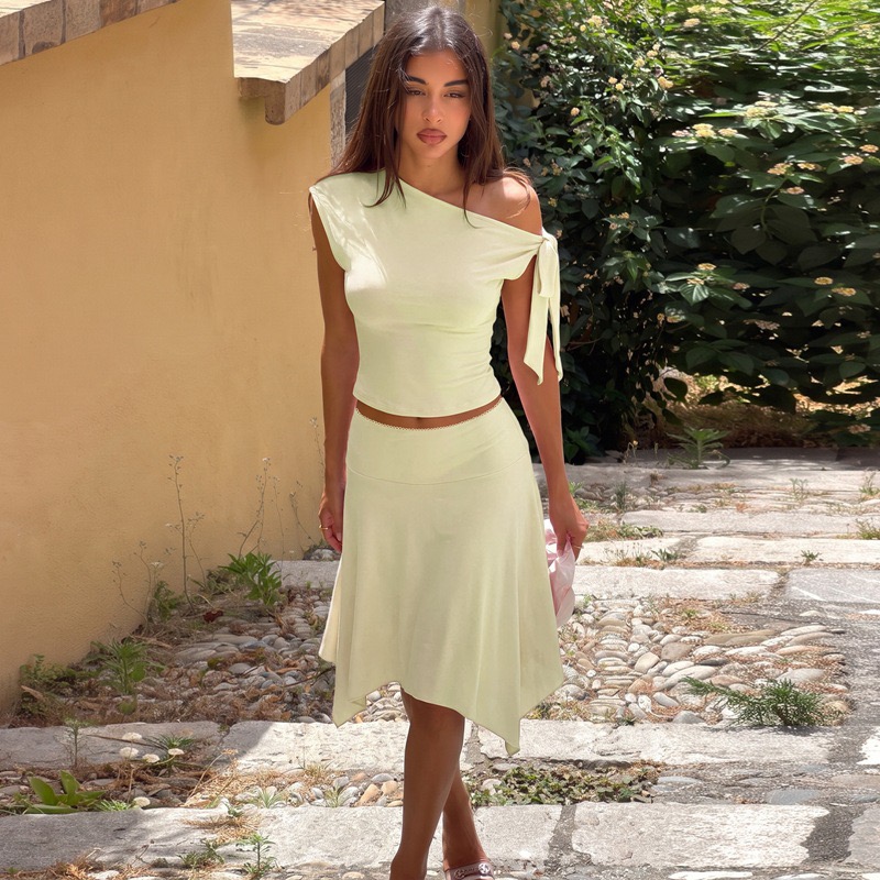 Women Formal Wear For Summer - レディース2ピースセットアップ オフショルダー リボンタイ ショートトップ アシンメトリー ミディスカートセット